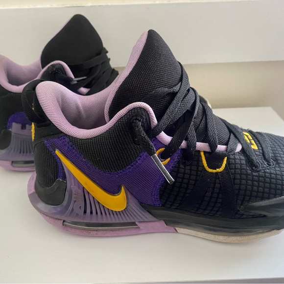 Nike Men’s LeBron Witness Sneakers - Picture 2 of 3